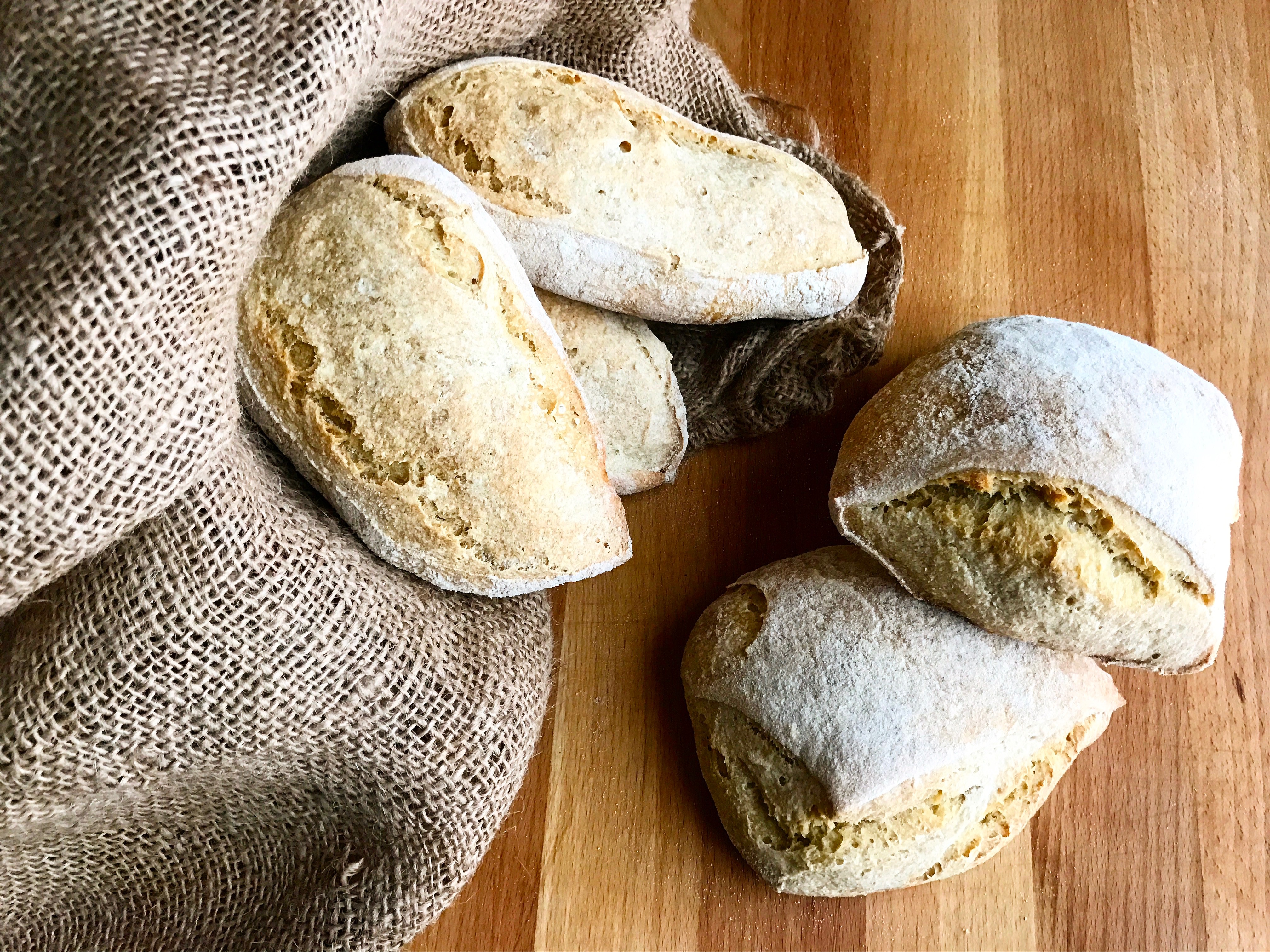 Ciabattine tutta semola senza impasto “no-knead” a lievitazione naturale